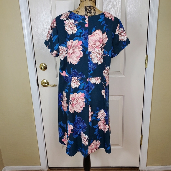 Eliza J Fit & Flare Floral Short Sleeve Dress - Picture 5 of 8